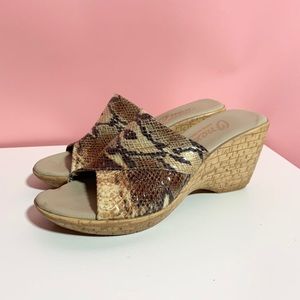 Vintage Y2K 90s python snakeskin platform sandals